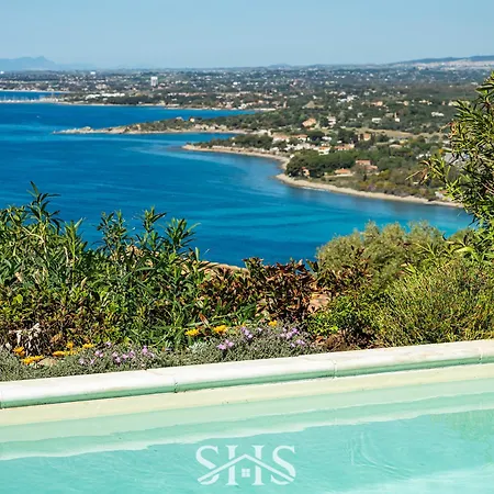 Emilia Villa Terra Mala