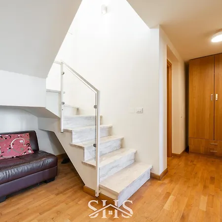 Emilia Villa Terra Mala